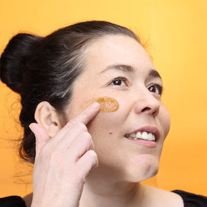 Citrenis Clean and Bright Skin-Buffing Gelly Face Scrub A Modernica Naturalis